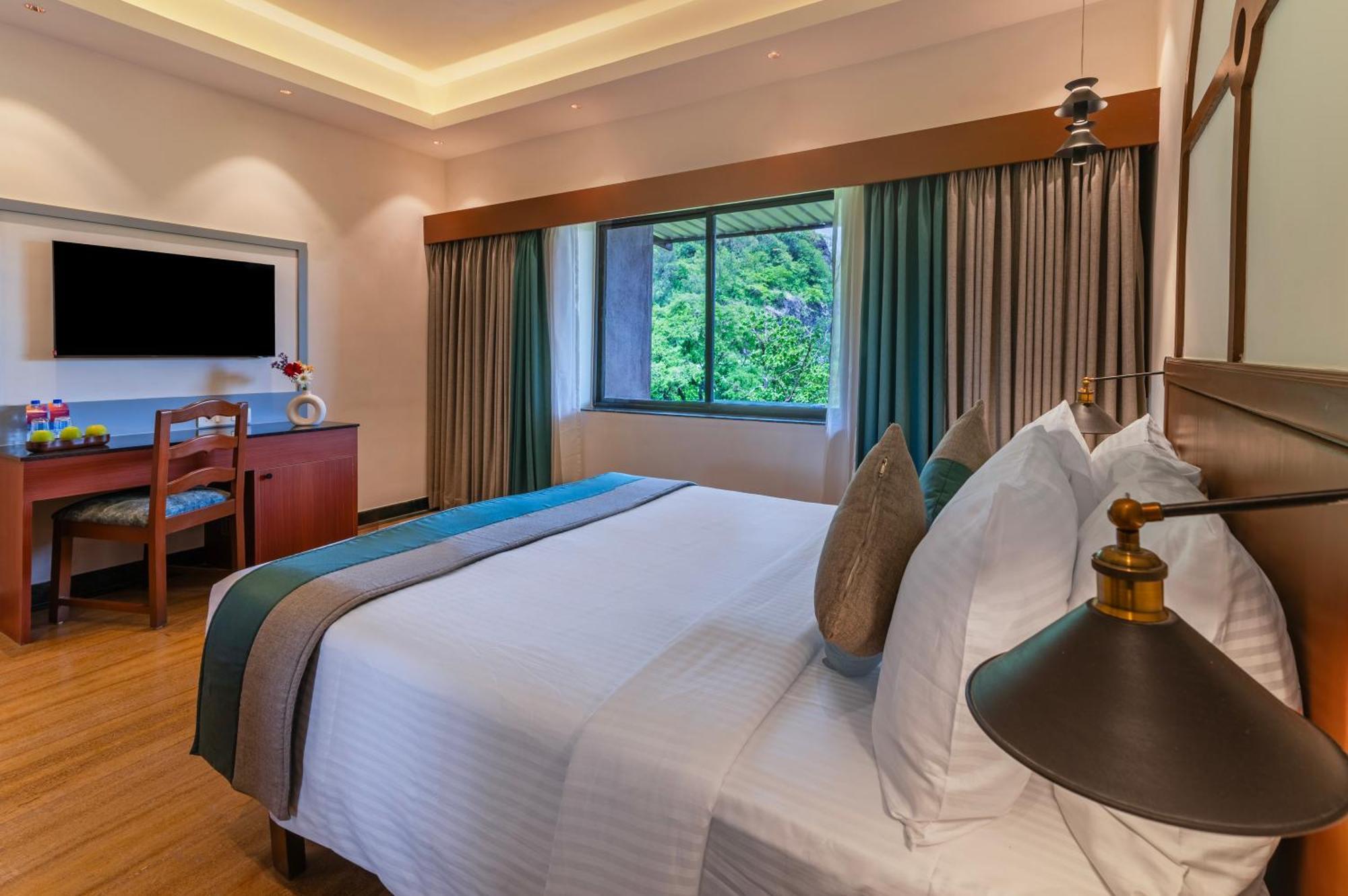 Sterling Karwar Hotell Eksteriør bilde